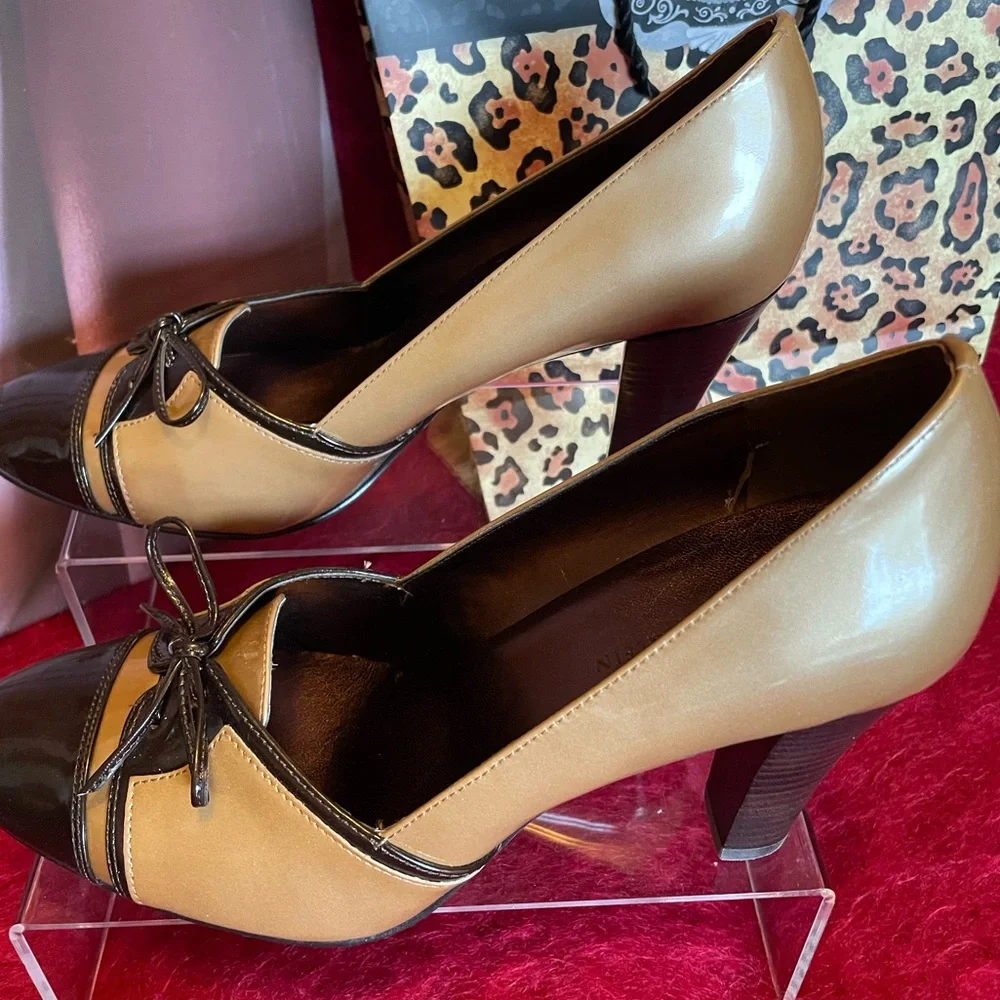 ANNE KLEIN AKSANDYA PATENT LEATHER LIGHT GOLD & BROWN WITH BOW SHOES HEELS SZ 9